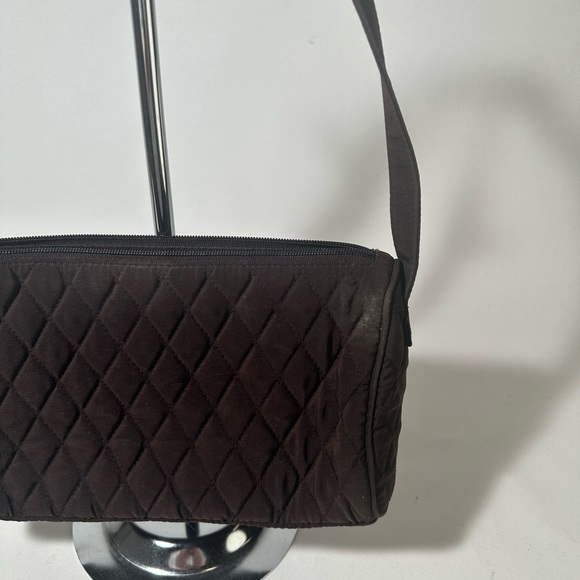 Elegant Black Quilted Shoulder Bag with Diamond Pattern - Picture 4 of 11